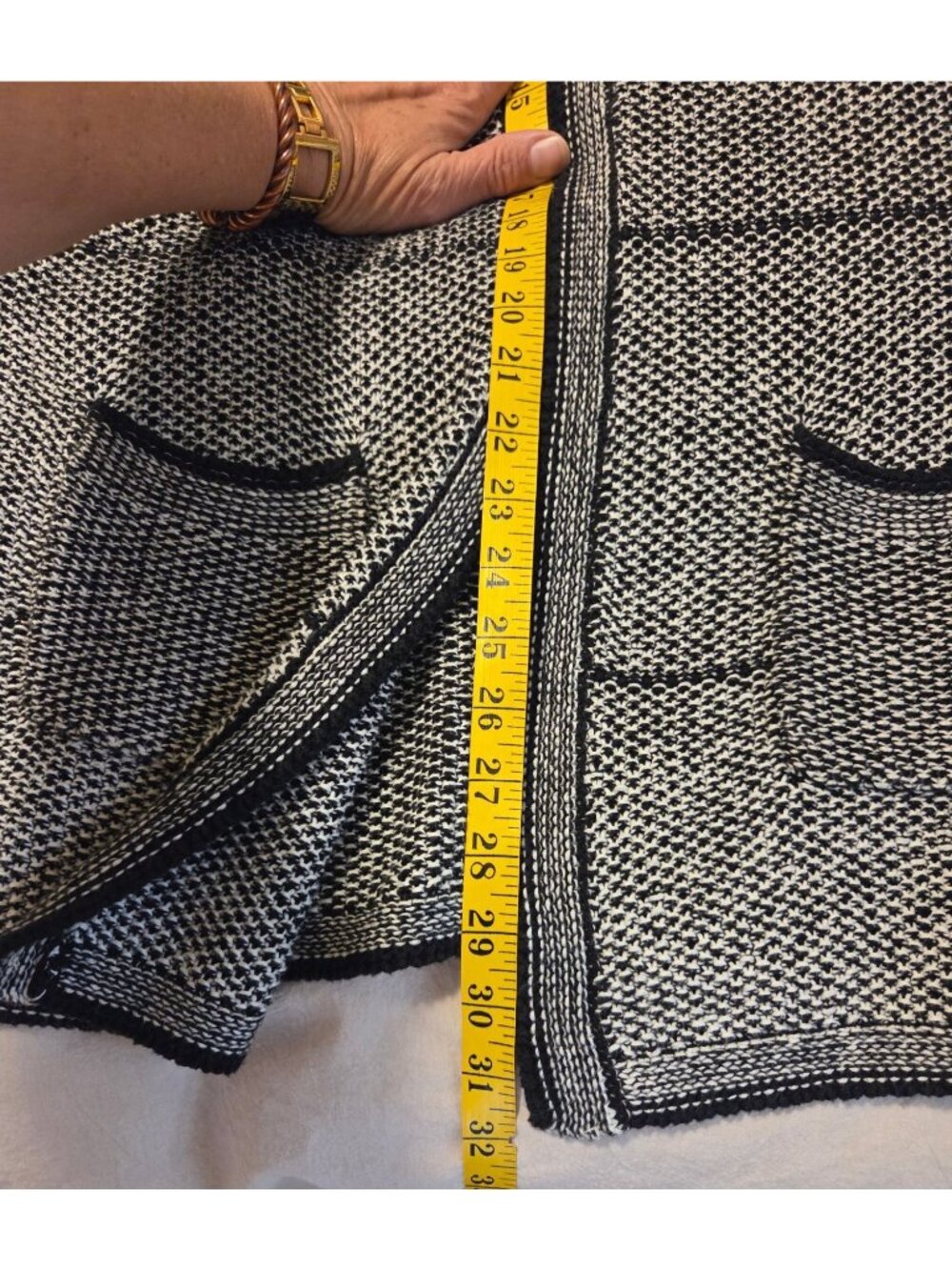 Chicos Black & White Open Front Cardigan Sweater Pockets Size 1Textured - Picture 7 of 7